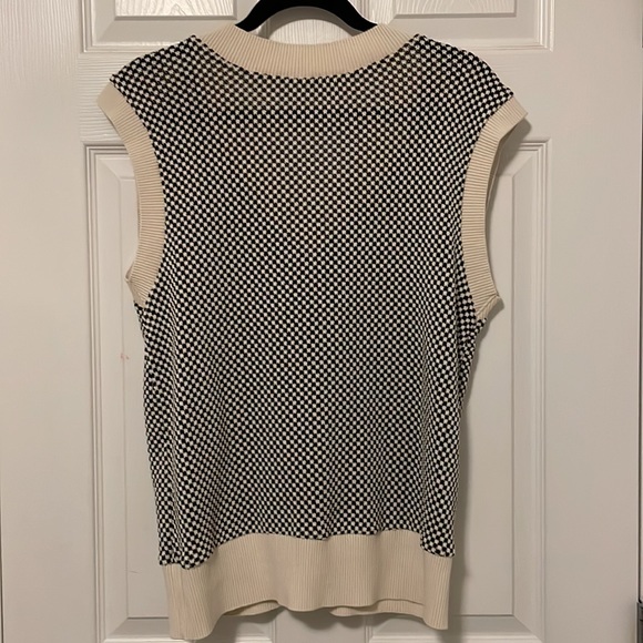 Black & White Women’s Sweatervest (ZARA) - Picture 2 of 2
